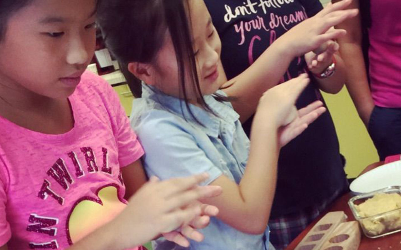 老师，教我们做月饼吧！